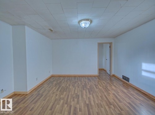 7912 82 Avenue, Edmonton, AB - Indoor Photo Showing Other Room