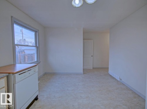 7912 82 Avenue, Edmonton, AB - Indoor