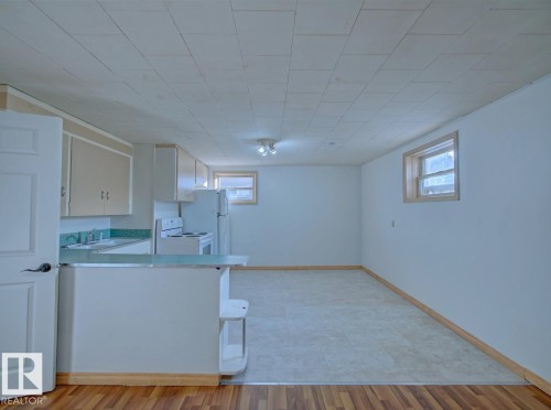 7912 82 Avenue, Edmonton, AB - Indoor