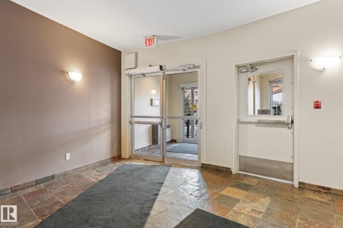 324 4304 139 Avenue Nw, Edmonton, AB - Indoor Photo Showing Other Room