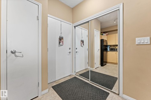 324 4304 139 Avenue Nw, Edmonton, AB - Indoor Photo Showing Other Room