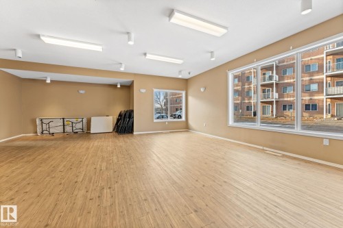 324 4304 139 Avenue Nw, Edmonton, AB - Indoor Photo Showing Other Room