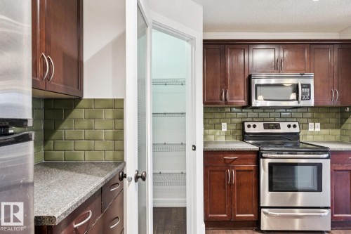 323 Avena Link, Leduc, AB - Indoor Photo Showing Kitchen