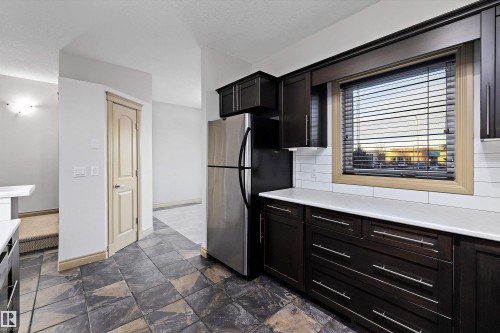 17 903 Rutherford Road, Edmonton, AB - Indoor Photo Showing Kitchen