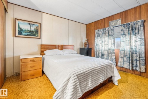 44 305 Calahoo Road, Spruce Grove, AB - Indoor Photo Showing Bedroom
