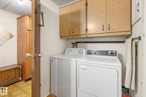 44 305 Calahoo Road, Spruce Grove, AB - Indoor Photo Showing Laundry Room