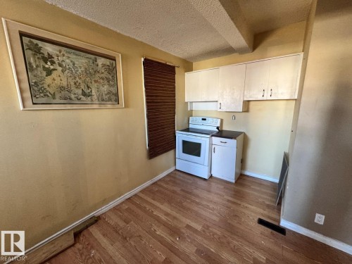 11251 86 Street, Edmonton, AB - Indoor Photo Showing Kitchen