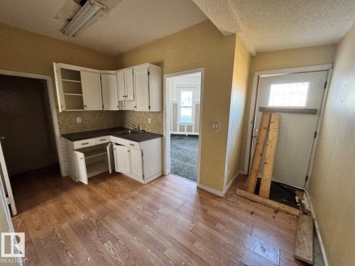 11251 86 Street, Edmonton, AB - Indoor