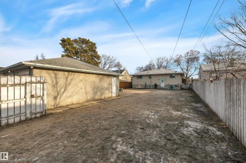 12218 83 Street, Edmonton, AB - Outdoor
