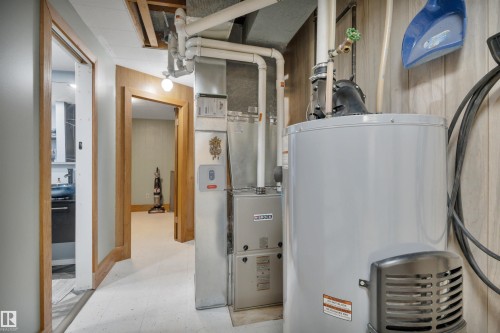 12218 83 Street, Edmonton, AB - Indoor