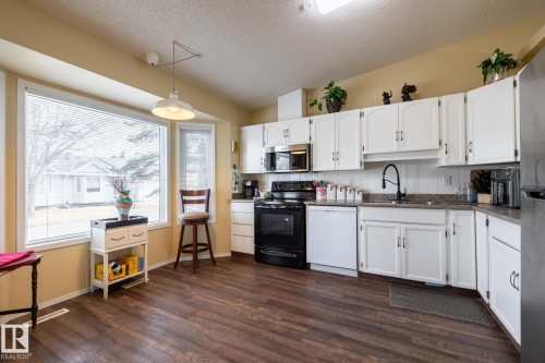 5973 189 Street, Edmonton, AB - Indoor Photo Showing Kitchen
