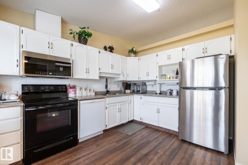 5973 189 Street, Edmonton, AB - Indoor Photo Showing Kitchen