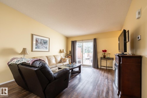 5973 189 Street, Edmonton, AB - Indoor Photo Showing Living Room