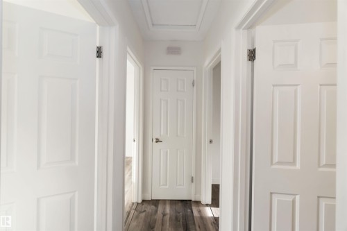 7516 136 Avenue, Edmonton, AB - Indoor Photo Showing Other Room