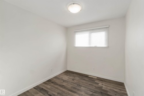 7516 136 Avenue, Edmonton, AB - Indoor Photo Showing Other Room