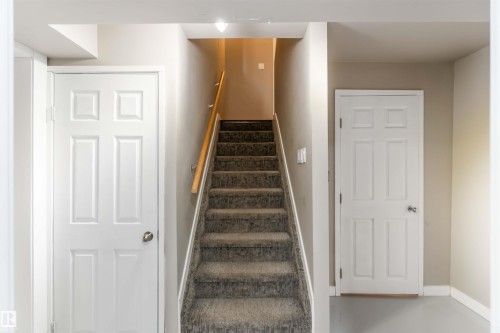 7516 136 Avenue, Edmonton, AB - Indoor Photo Showing Other Room