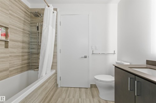 3208 10360 102 Street, Edmonton, AB - Indoor Photo Showing Bathroom