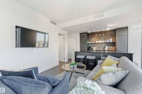 3208 10360 102 Street, Edmonton, AB - Indoor Photo Showing Living Room