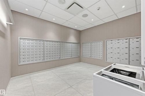 3208 10360 102 Street, Edmonton, AB - Indoor
