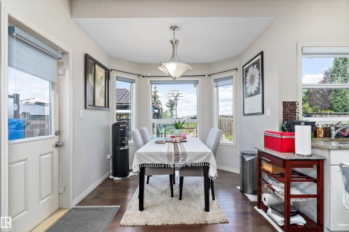 6934 19A Avenue, Edmonton, AB - Indoor Photo Showing Dining Room
