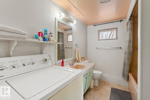 5321 57 Street, Cold Lake, AB - Indoor Photo Showing Laundry Room