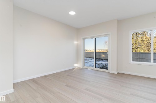 823 Rowan Close, Edmonton, AB - Indoor Photo Showing Other Room