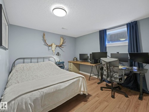 10540 55 Avenue, Edmonton, AB - Indoor Photo Showing Bedroom