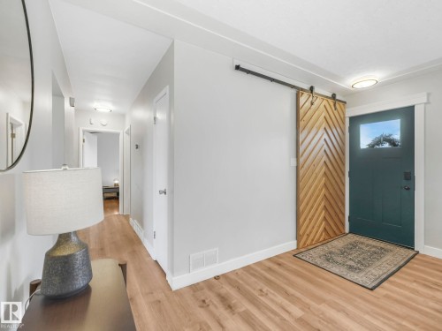 10540 55 Avenue, Edmonton, AB - Indoor Photo Showing Other Room