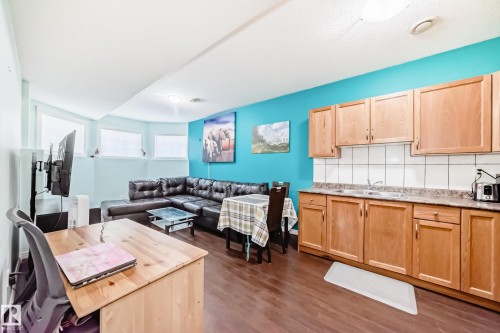 1715 69 Street, Edmonton, AB - Indoor