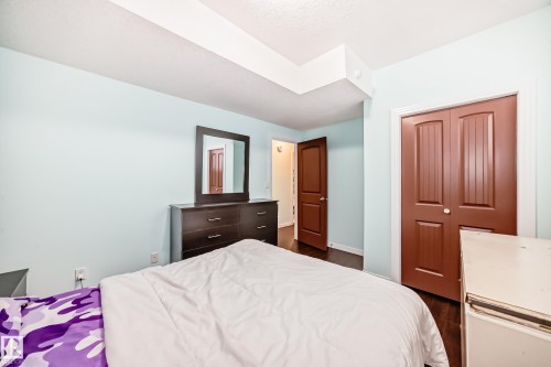 1715 69 Street, Edmonton, AB - Indoor Photo Showing Bedroom