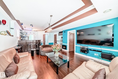 1715 69 Street, Edmonton, AB - Indoor Photo Showing Living Room