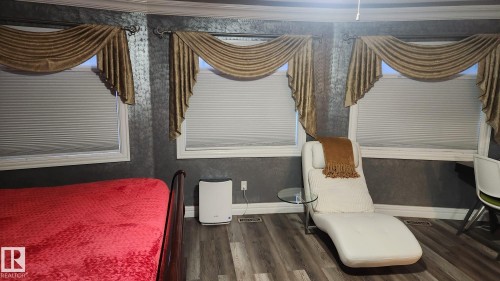 1715 69 Street, Edmonton, AB - Indoor