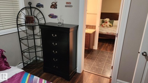 1715 69 Street, Edmonton, AB - Indoor