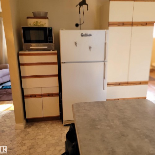 11212 134 Avenue, Edmonton, AB - Indoor Photo Showing Other Room