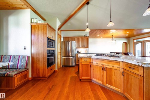 103 Argentia Beach, Rural Wetaskiwin County, AB - Indoor Photo Showing Kitchen
