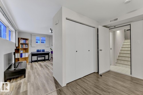 10636 79 Street Nw, Edmonton, AB - Indoor Photo Showing Other Room