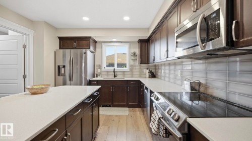 27 Tonewood Boulevard, Spruce Grove, AB - Indoor Photo Showing Kitchen With Upgraded Kitchen