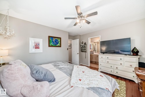 121 Bulyea Road, Edmonton, AB - Indoor Photo Showing Bedroom