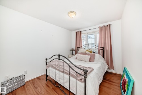 121 Bulyea Road, Edmonton, AB - Indoor Photo Showing Bedroom