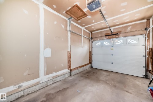 121 Bulyea Road, Edmonton, AB - Indoor Photo Showing Garage