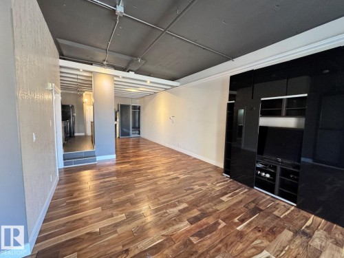 304 10179 105 Street, Edmonton, AB - Indoor