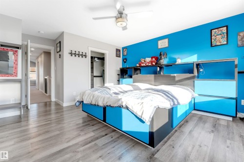 811 35 Avenue, Edmonton, AB - Indoor Photo Showing Bedroom