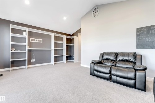 811 35 Avenue, Edmonton, AB - Indoor