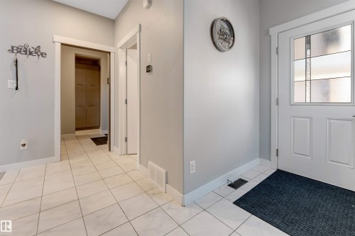 811 35 Avenue, Edmonton, AB - Indoor Photo Showing Other Room