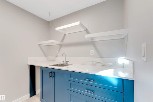 811 35 Avenue, Edmonton, AB - Indoor