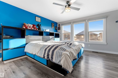 811 35 Avenue, Edmonton, AB - Indoor Photo Showing Bedroom