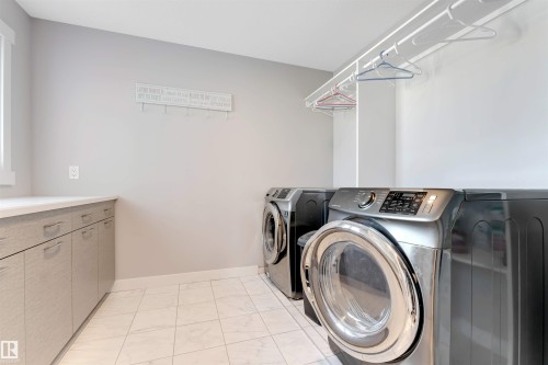 811 35 Avenue, Edmonton, AB - Indoor Photo Showing Laundry Room