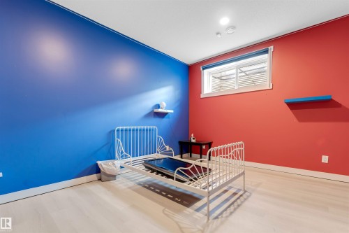 811 35 Avenue, Edmonton, AB - Indoor