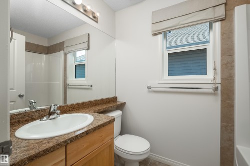 243 Southwick Way, Leduc, AB - Indoor Photo Showing Bathroom