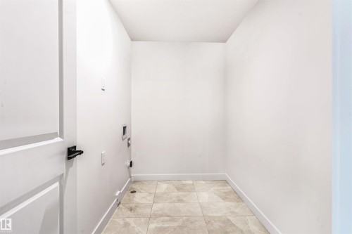 8 Axelwood Crescent, Spruce Grove, AB - Indoor Photo Showing Other Room